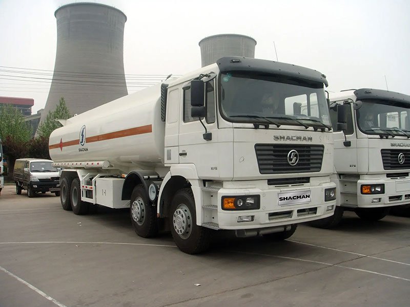 Shacman F2000 8X4 Oil Tanker Truck