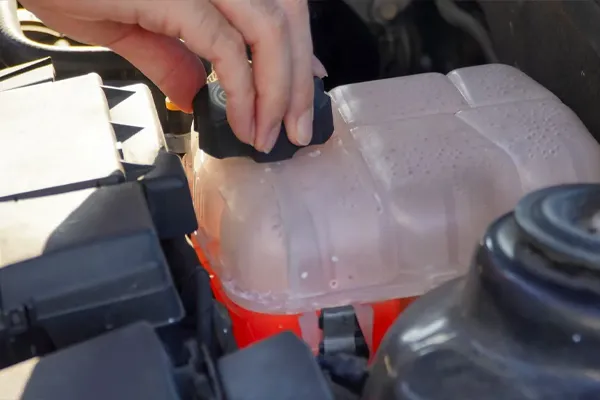 Checking SHACMAN coolant and antifreeze
