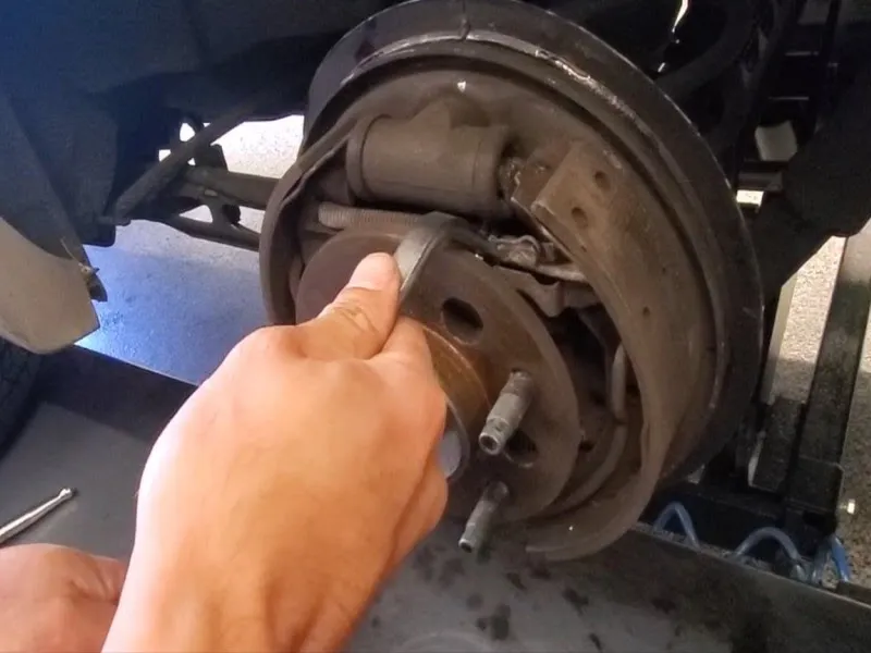 Adjust Shacman Brake Shoes