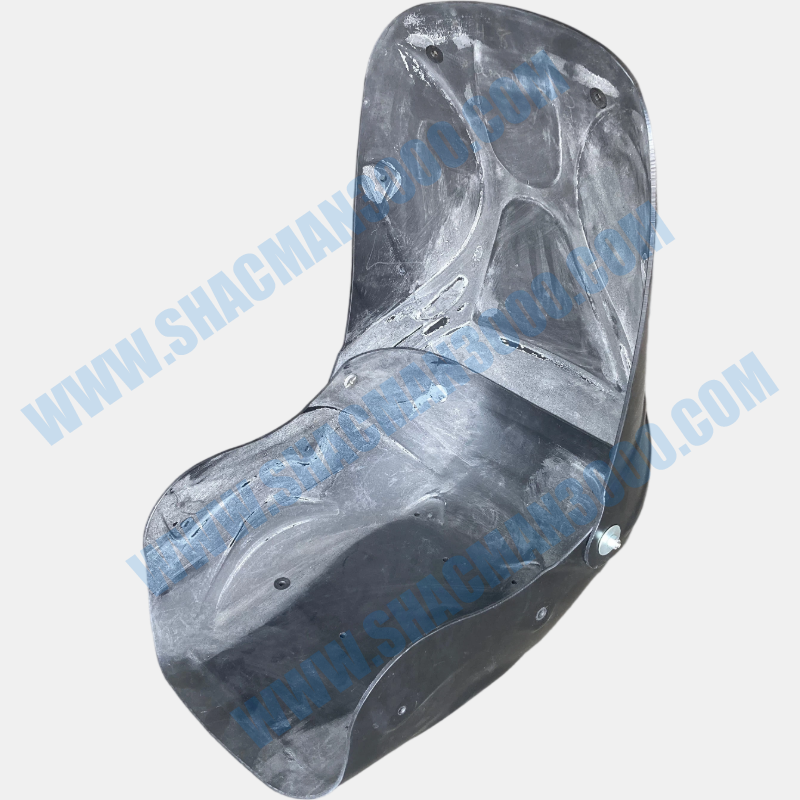 Левая пластиковая облицовка сиденья GLM135413